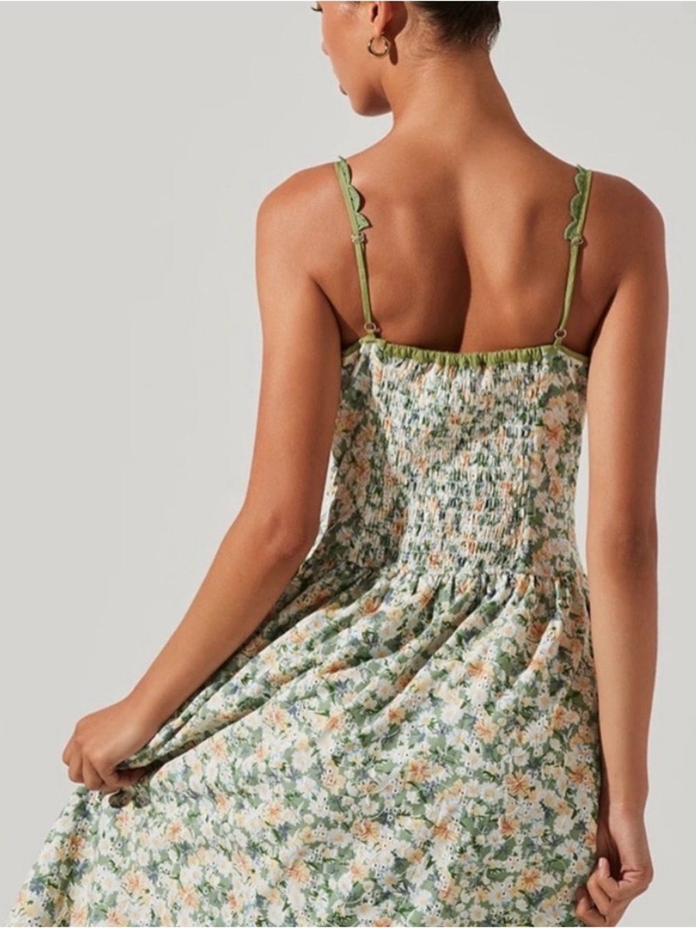ASTR Green Floral Tiered Midi Dress with Button Front - Picture 3 of 6